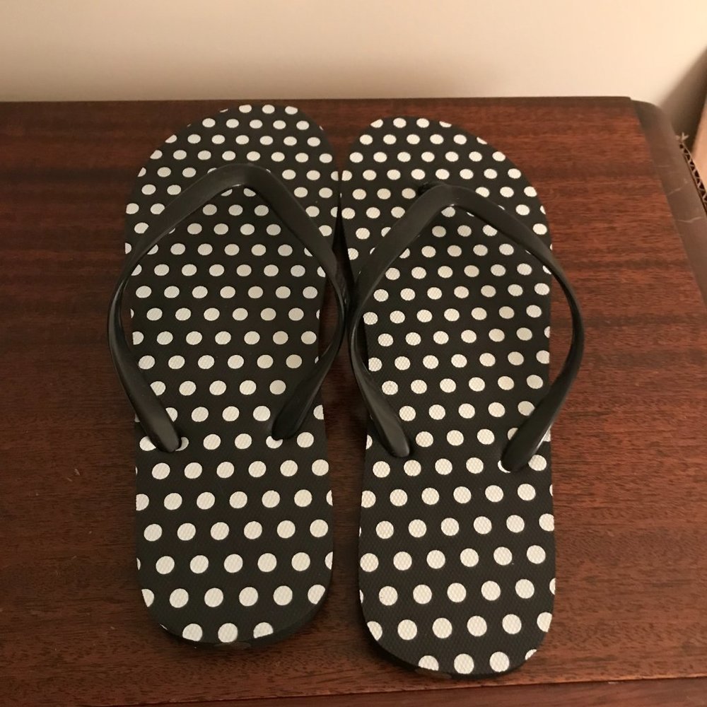 Avon 2 Sets of Flip Flops Size Large (9-10) NEW in packaging